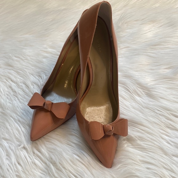 Ann Taylor Charlie Patent Bow Pump, Size 9, Blush Pink - Picture 4 of 15